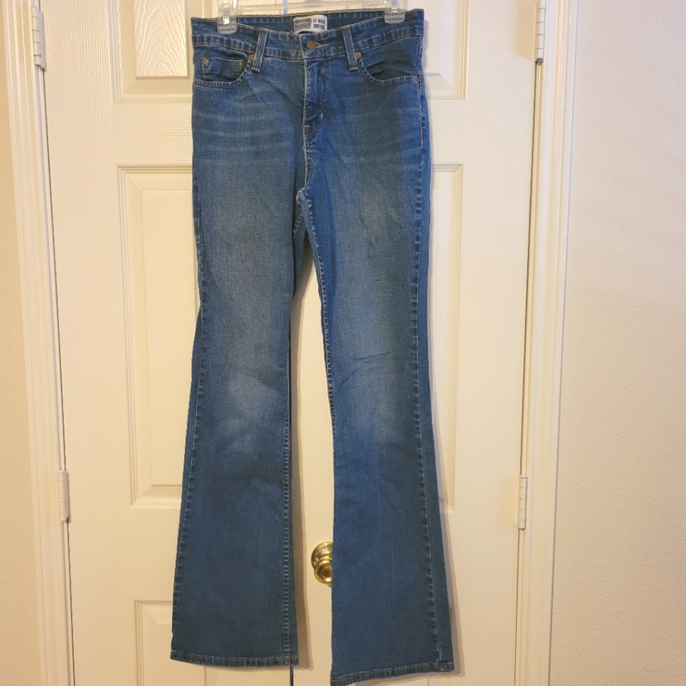 Levi's Signature Bootcut Jeans SIZE 8 LONG - 33" Inseam - Women's Tall Jeans